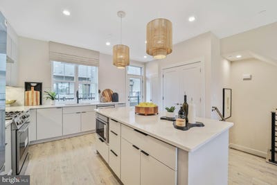 /international/us/1211-northside-park-boulevard-potomac-md-110099815744/