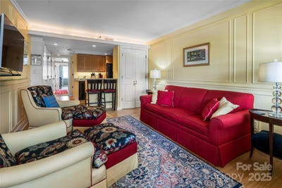 /international/us/37-hiawassee-street-asheville-nc-110100247471/
