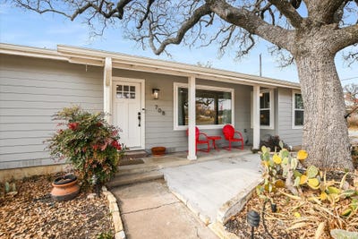 /international/us/708-avenue-f-marble-falls-tx-110105753227/