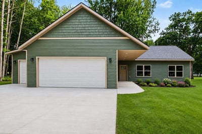 /international/us/9621-sunset-drive-stanwood-mi-110119530968/