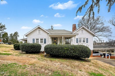 /international/us/105-elm-street-haw-river-nc-110104297218/