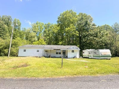 /international/us/158-hylton-loop-road-coal-city-wv-110107940978/