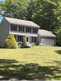 /international/us/38-lake-street-spencer-ma-110108340494/