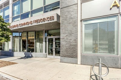 /international/us/138-35-39th-avenue-flushing-ny-110104164495/