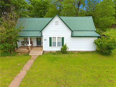 /international/us/221-w-poplar-street-stilwell-ok-110105839642/