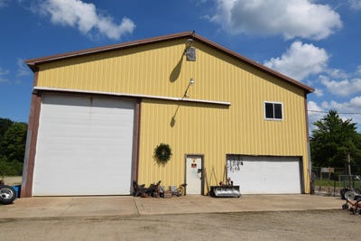/international/us/71627-county-road-681-hartford-mi-110100866153/