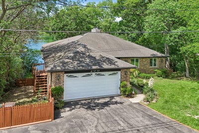 /international/us/200-n-shore-drive-oakwood-hills-il-110109065459/