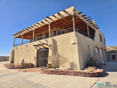 /international/us/8-hackney-circle-street-elephant-butte-nm-110106322935/