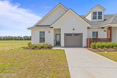 /international/us/103-maplebrook-way-youngsville-la-110120761647/