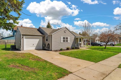 /international/us/922-16th-port-huron-al-110107419551/