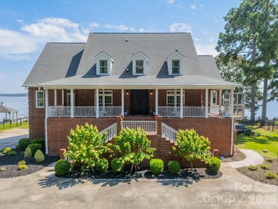 /international/us/2370-anns-loop-liberty-hill-sc-110110333281/