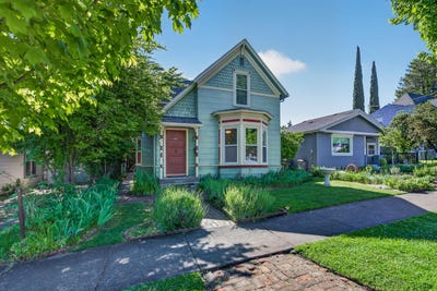 /international/us/138-third-street-ashland-or-110108257543/