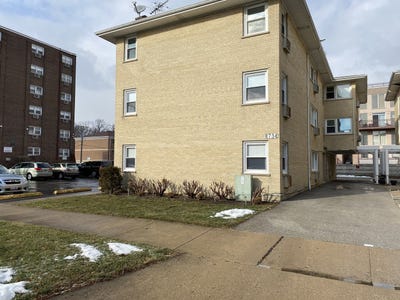 /international/us/8734-w-summerdale-avenue-chicago-il-110108872572/