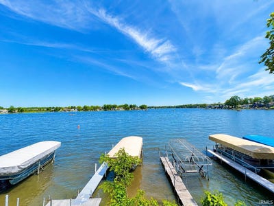 /international/us/140-221c-hamilton-lake-lane-hamilton-in-110108295542/