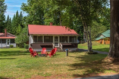 /international/us/118-east-avenue-eagle-bay-ny-110101977589/