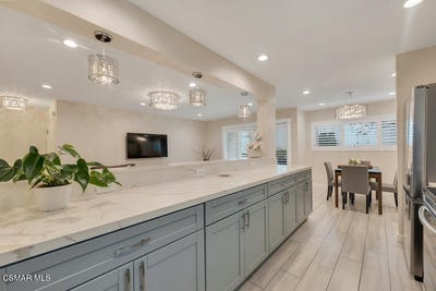 /international/us/4642-park-granada-calabasas-ca-110105109439/