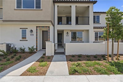 /international/us/16205-linden-lane-chino-ca-110100621998/