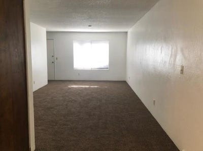 /international/us/888-greenfield-avenue-hanford-ca-110108331103/