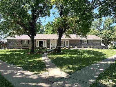 /international/us/703-castle-street-seneca-ks-110100927475/