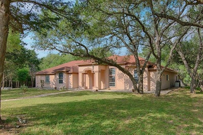 /international/us/250-bucek-lane-schulenburg-tx-110099085881/
