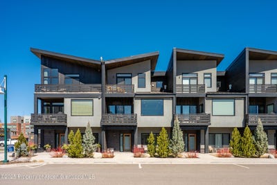 /international/us/220-e-lewis-lane-basalt-co-110098070828/