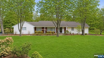 /international/us/23-jan-river-drive-upper-saddle-river-nj-110108947449/