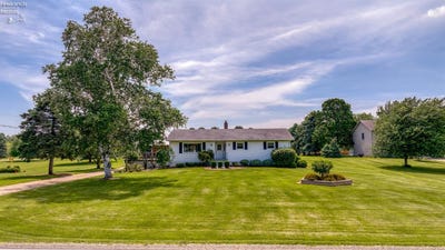 /international/us/1320-berlin-road-huron-oh-110108176067/