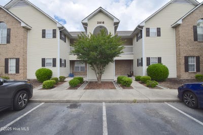 /international/us/2916-mulberry-lane-greenville-nc-110099237920/