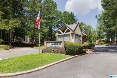 /international/us/301-gables-drive-hoover-al-110108881494/