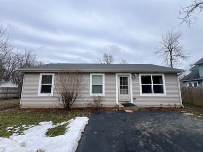 /international/us/2610-s-elmkirk-park-mchenry-il-110107825004/