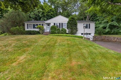 /international/us/44-roslyn-drive-cheshire-ct-110109038819/