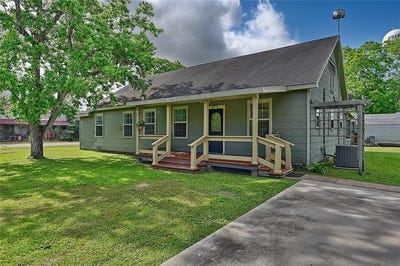 /international/us/2380-third-street-rock-island-tx-110108500457/