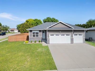 /international/us/4606-gloria-street-cedar-falls-ia-110108566736/