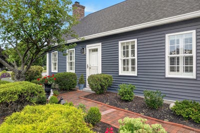 /international/us/11-greenbriar-way-south-portland-me-110119535905/