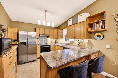 /international/us/1727-delaware-drive-sun-prairie-wi-110110381843/