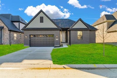 /international/us/4118-spring-meadows-drive-sterling-heights-mi-110107405094/