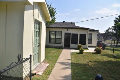 /international/us/8627-n-normandale-street-fort-worth-tx-110108544791/