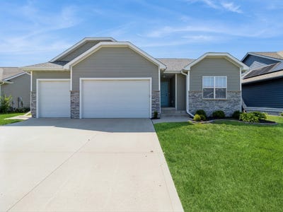 /international/us/220-ne-megan-avenue-elkhart-ia-110100918480/