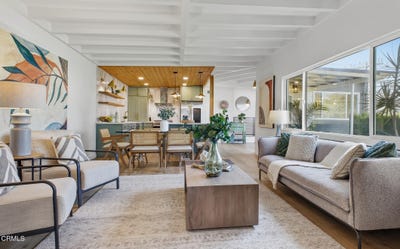 /international/us/126-palatine-drive-alhambra-ca-110108352171/