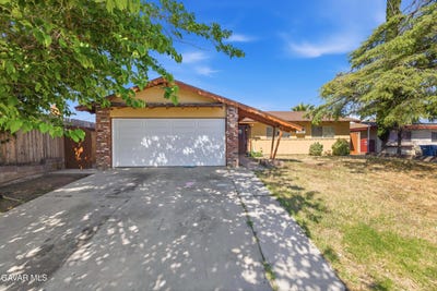 /international/us/38447-e-2nd-street-palmdale-ca-110107406223/