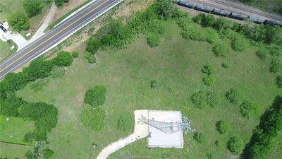 /international/us/banks-street-caldwell-tx-110107627095/