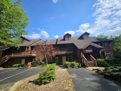 /international/us/5617-forest-avenue-evansville-in-110107554174/