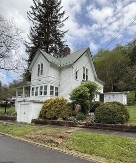/international/us/97-s-high-street-philippi-wv-110107306343/