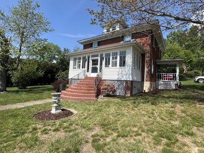 /international/us/900-w-north-st-wytheville-va-110120466907/