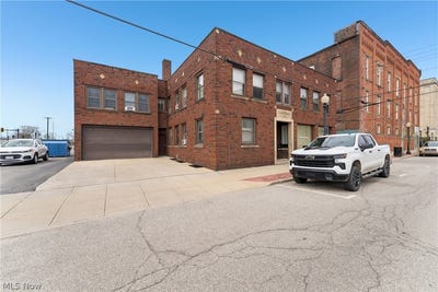 /international/us/70-4th-street-nw-barberton-oh-110106951810/