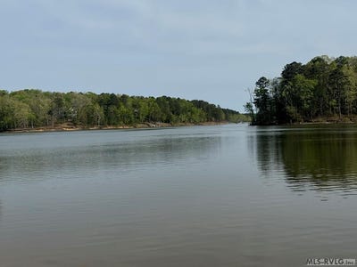 /international/us/900-buffalo-creek-road-buffalo-junction-va-110105643585/