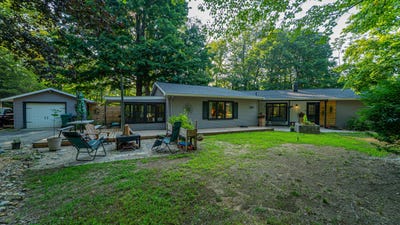 /international/us/12435-sandpiper-lane-sawyer-mi-110101456492/