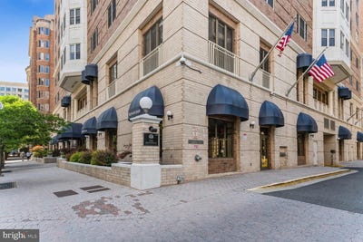 /international/us/900-n-taylor-street-arlington-va-110104614844/