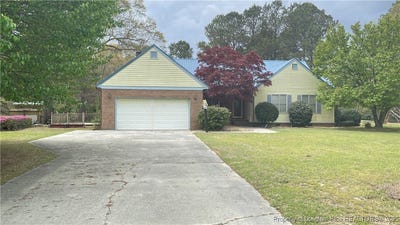 /international/us/107-oakmont-drive-clinton-nc-110097874680/