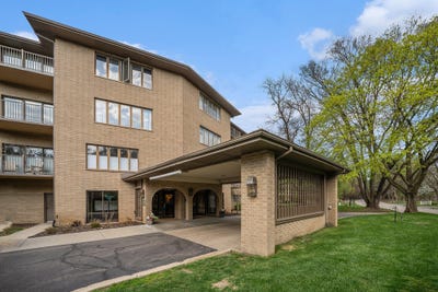 /international/us/4040-greenleaf-circle-kalamazoo-mi-110099094727/